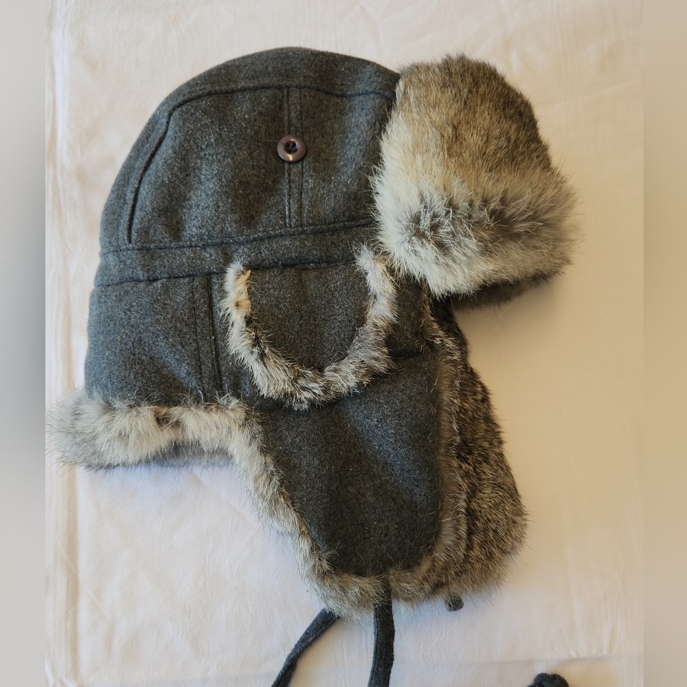 Rare Crown Cap Fur Winter Hat Size: Medium